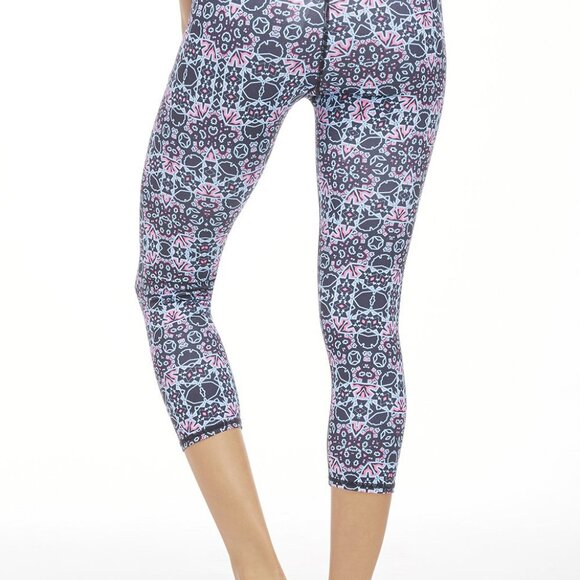 Fabletics Salar Mosaic PowerHold Capri - Picture 2 of 5